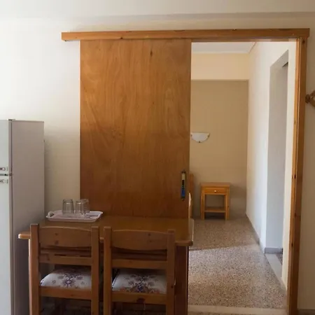 Kochili Pensjonat Néos Pírgos