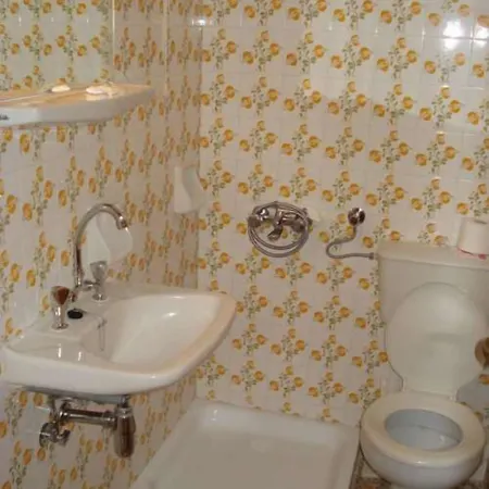 Guest house Kochili Neos Pirgos